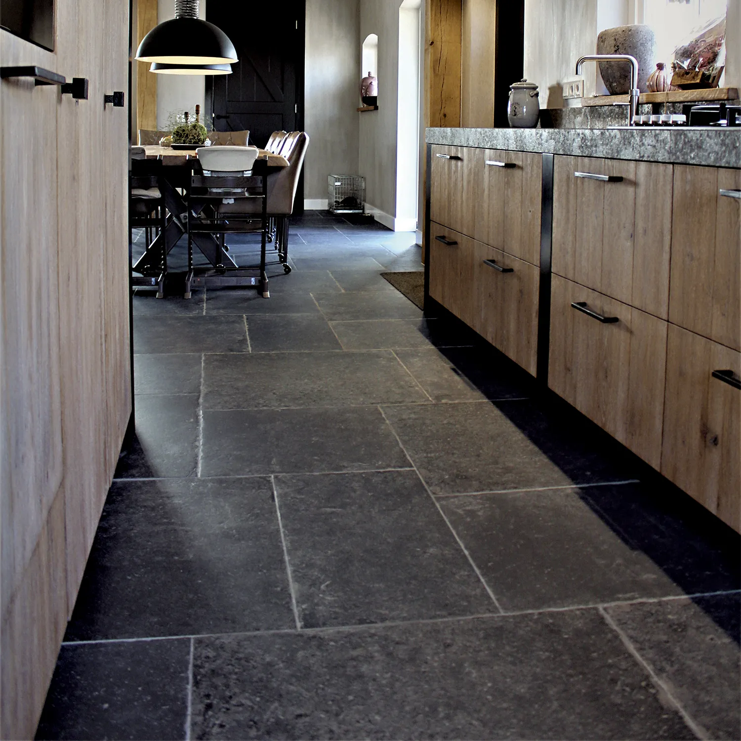 Rustikale Steinoptik Fliese Stone Pit Thunder 80 x 80 cm