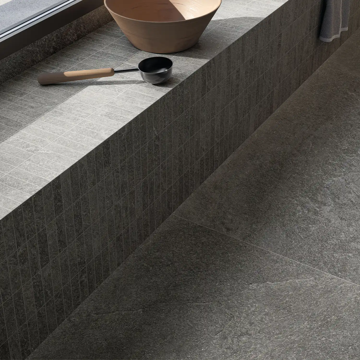 Steinoptik Fliese Origins Dark 120 x 120 cm
